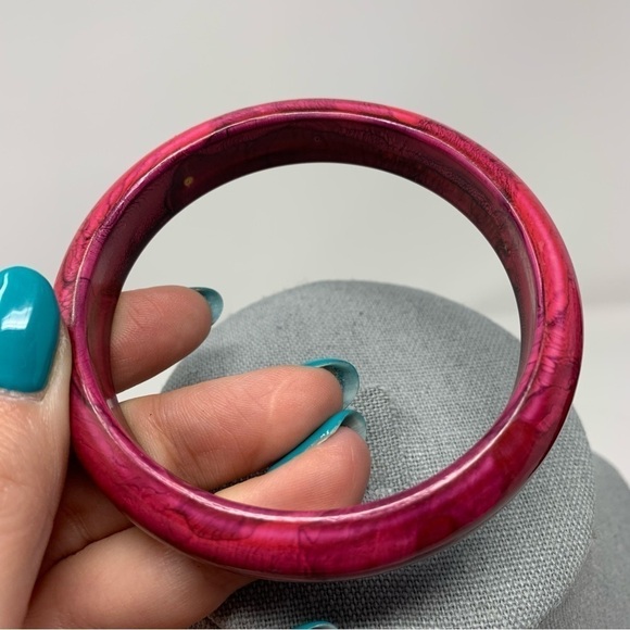 Vintage Magenta Red Purple Pink Wood Painted Classic Slim Bangle - Picture 4 of 13